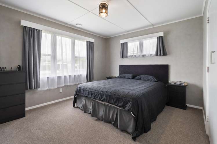 3 Somerset Crescent Highbury_14