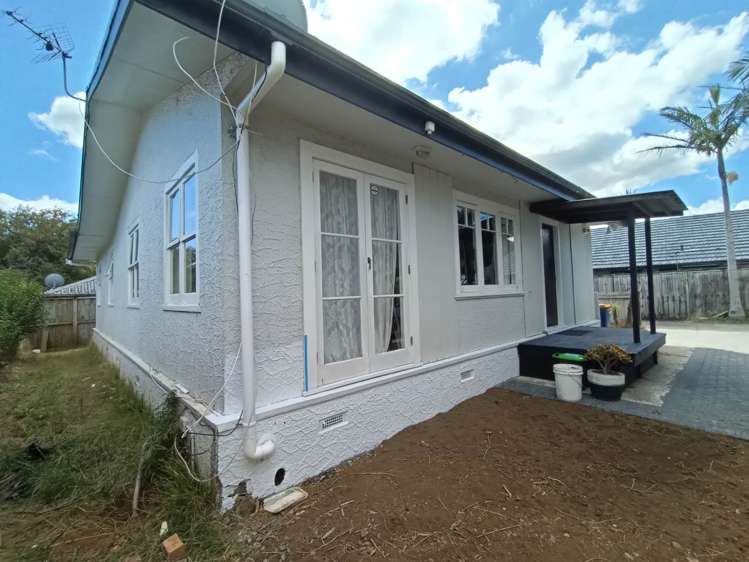 70 Hobsonville Road_3
