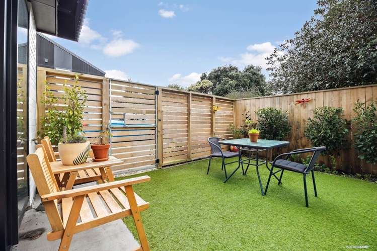 3/54 Barrack Road_1