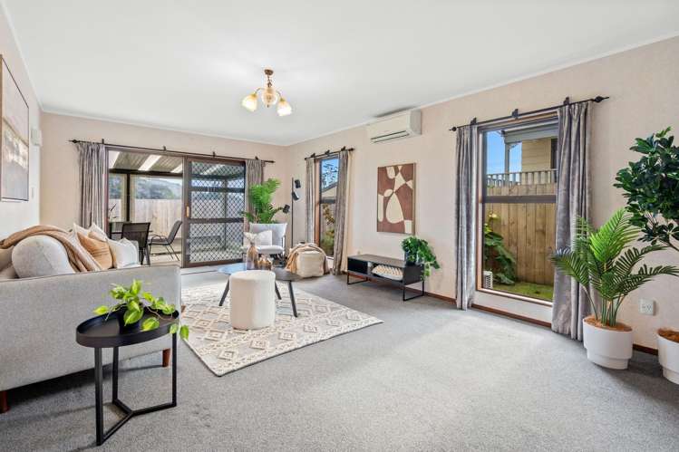 1/7 Crawford Crescent Te Kamo_2