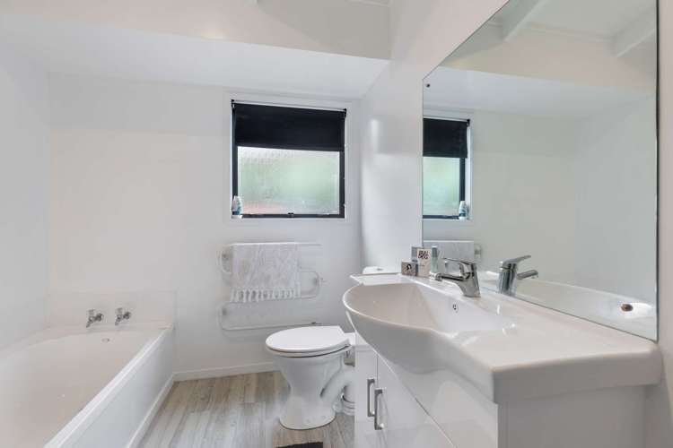 147k Glengarry Road Glen Eden_15