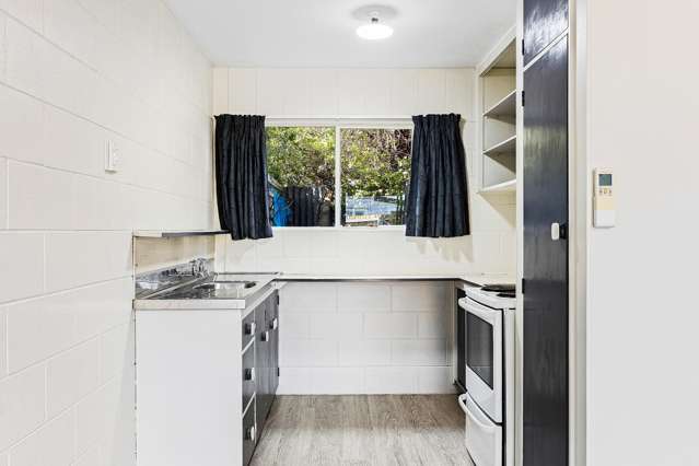 2/524 Armagh Street Linwood_4