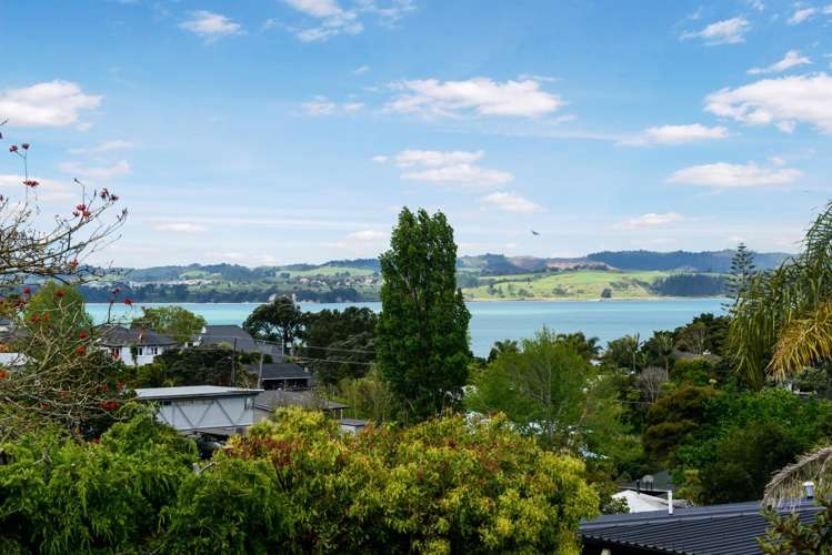 20 Montgomery Crescent Cockle Bay_17