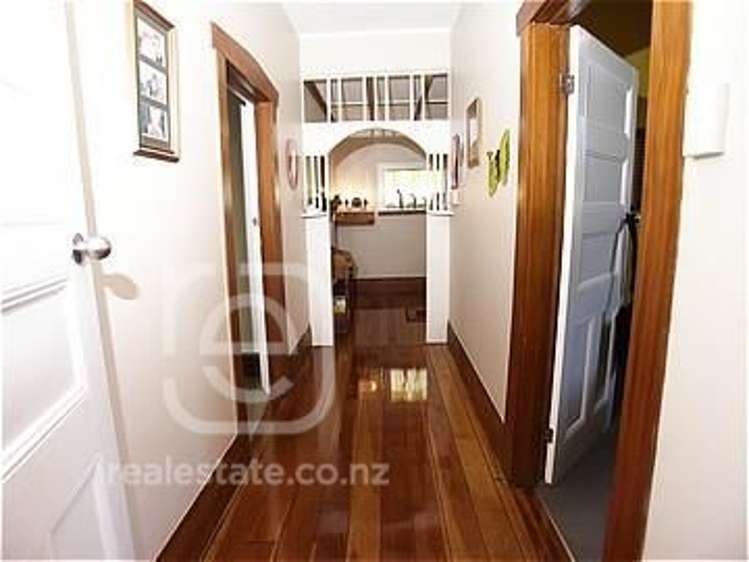 100 Gray Avenue Mangere East_8