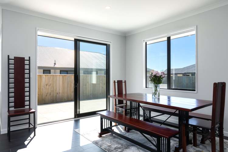 3 Caproni Road Burleigh_11