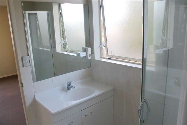 6 Lincoln Garden Close Henderson_15