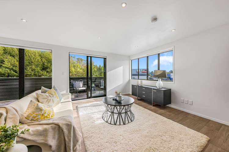 4/108-112 Unsworth Drive_0