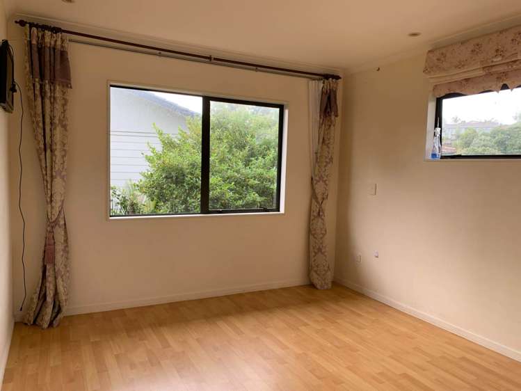 77 Sunvue Road Glen Eden_14