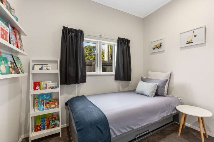 12a Heretaunga Square Silverstream_8