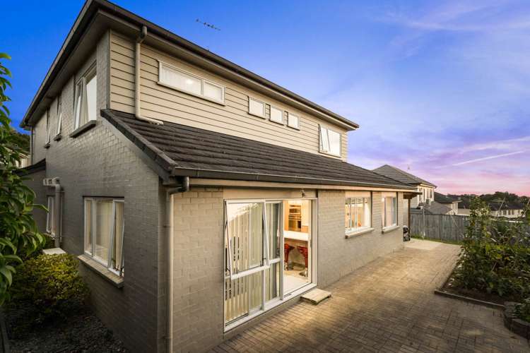 10 Woolaston Place Flat Bush_24