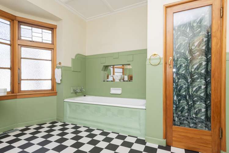 75 Esplanade Kaiti_24