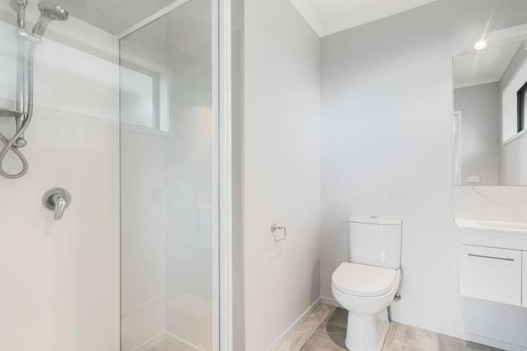 5 Ballintoy Park Drive Welcome Bay_12