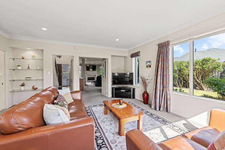 6 June Gardens Northwood_6