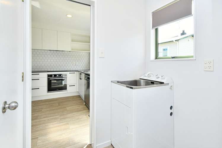 11b School Road Tuakau_9