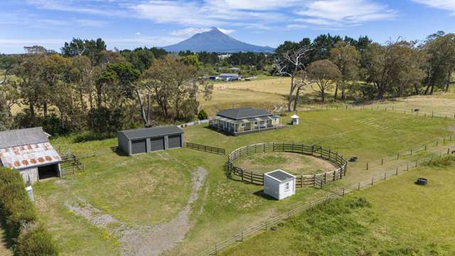 Perfect lifestyle property with Big sheds