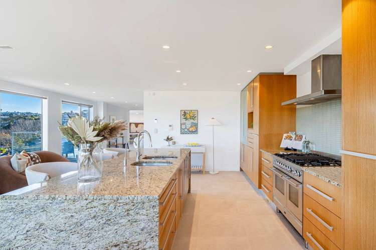 129A Beach Road Castor Bay_10