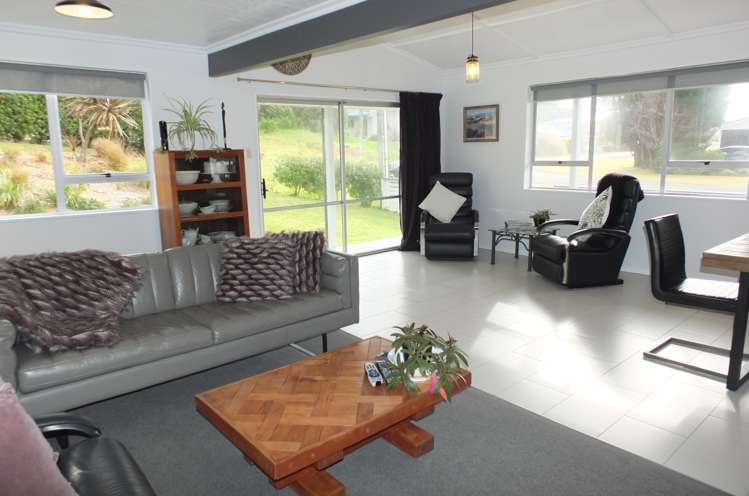 18 Chrystall Street Foxton Beach_4