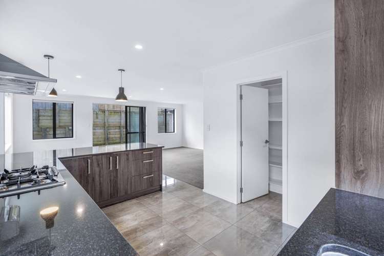 30 Blackwood Crescent Glenview_9