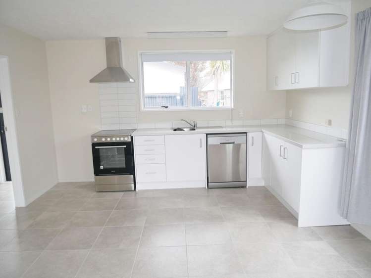 2/18 Bonar Pl Woolston_1
