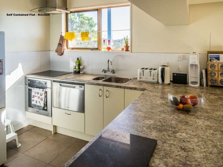 1 Beavis Lane Karori_14