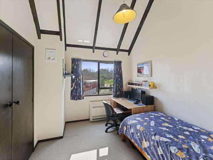 6 Photinia Place Botany Downs_16