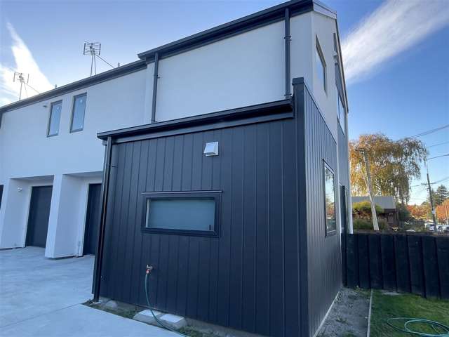 Furnished Brand New 2 Bedroom townhouse with single garage