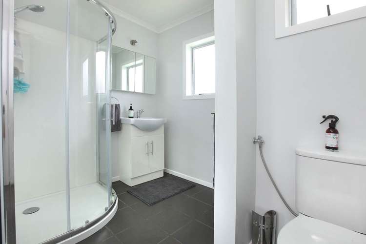 46 Makora Road Massey_7