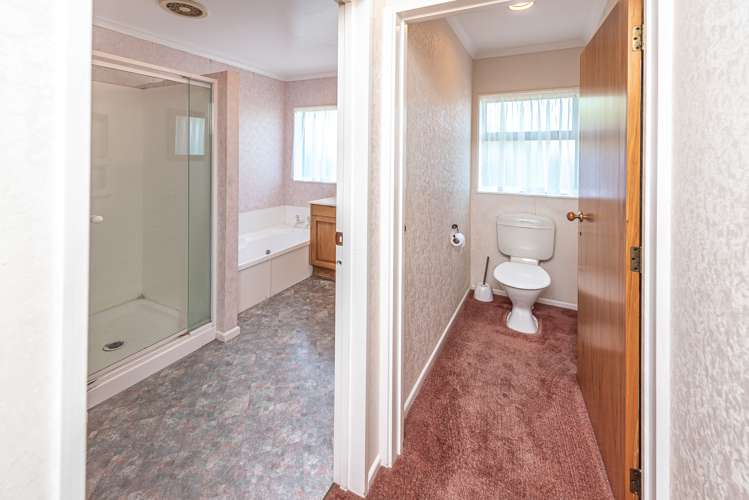 1 Hutchison Crescent Durie Hill_7