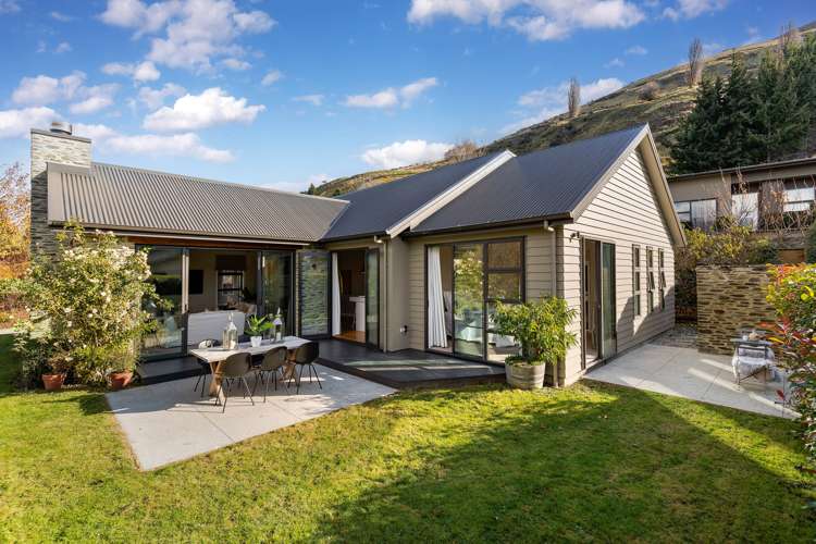 54 Ferry Hill Drive Lower Shotover_13