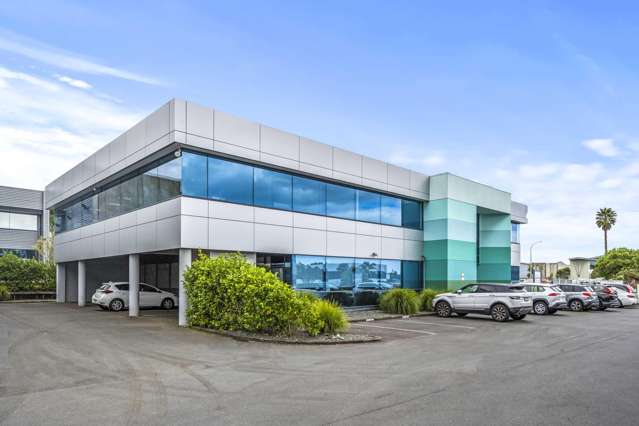 10 and 11/2B William Pickering Drive Albany_1