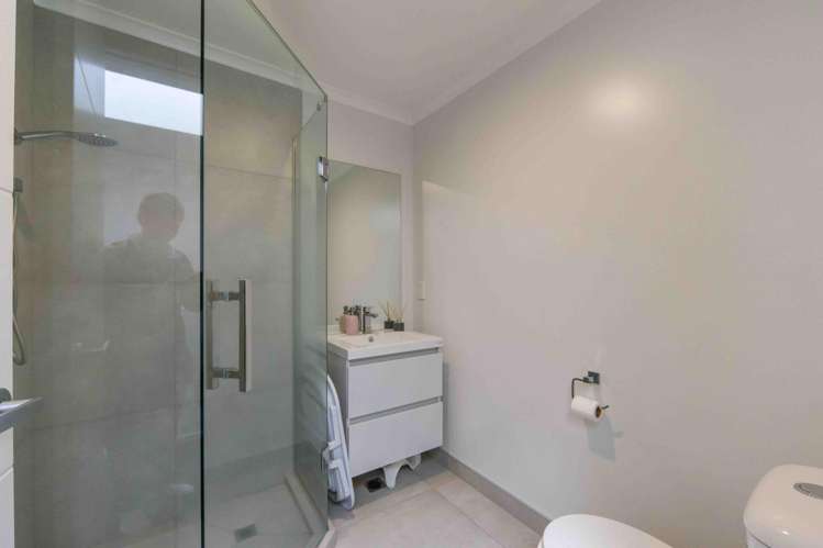 14/182 London Street Hamilton Central_7
