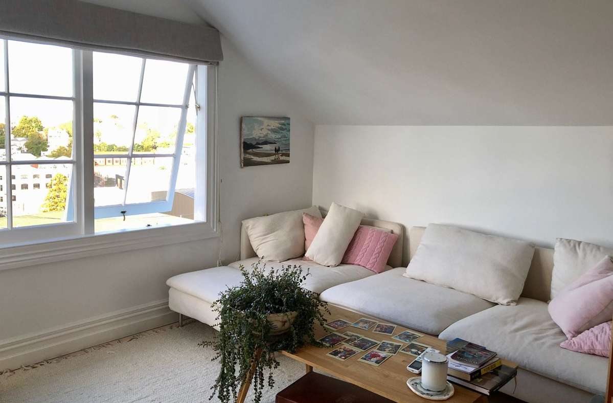Large sunny semi-furnished home 4