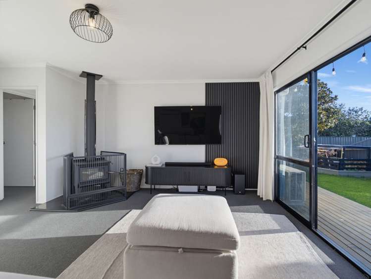 702B Park Road South Akina_11