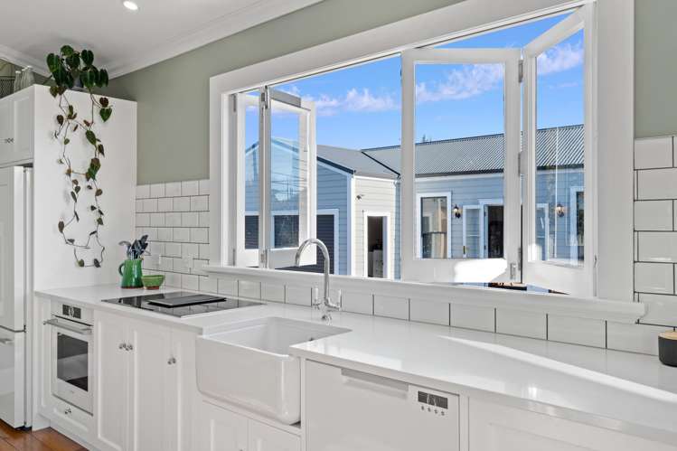 260 High Street North Carterton_10