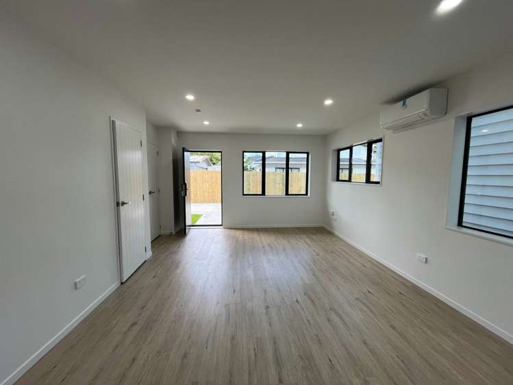 7D Chelburn Crescent Mangere East_1