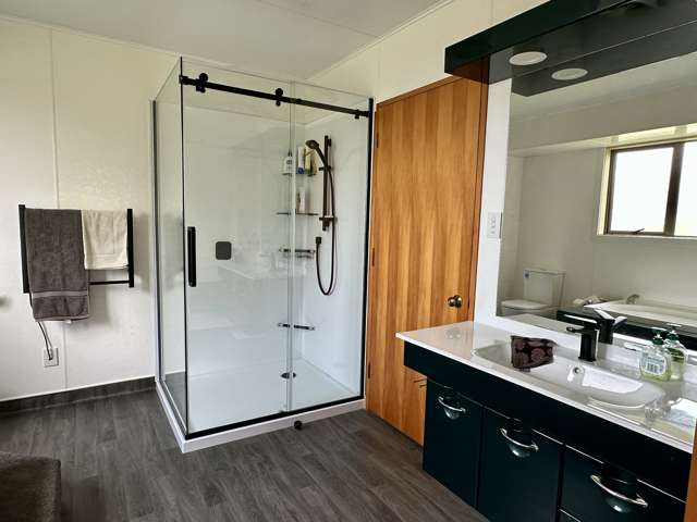 8 Humphries Road Waimumu_3