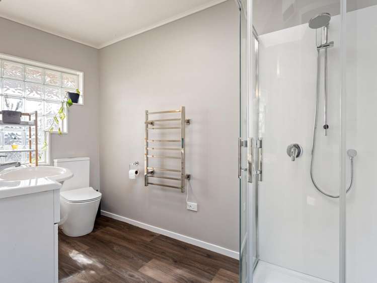 8 Magenta Place Dinsdale_16