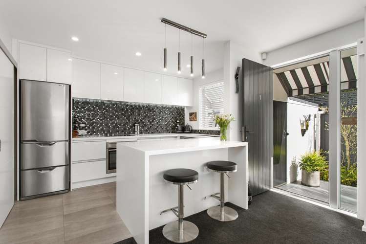 1/46 Andover Street Merivale_5