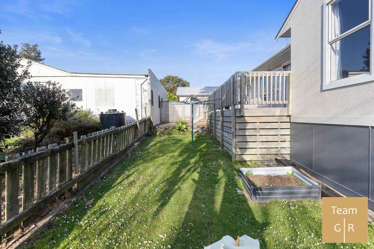 2/109 Beach Road Pahurehure_15