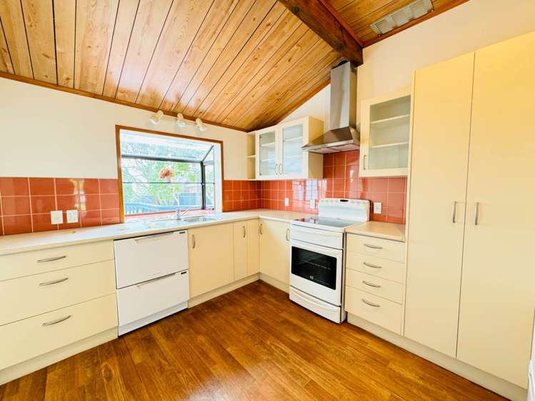 27 Formby Avenue Pt Chevalier_10