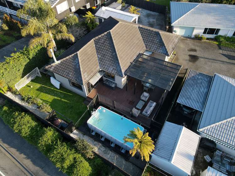 1 Saxbys Road Glenview_16