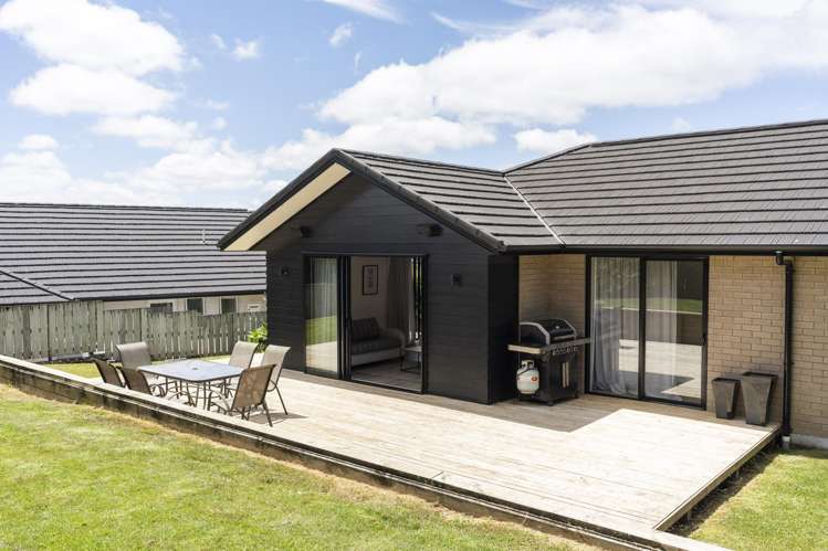 61 Pebble Beach Boulevard Kamo_15