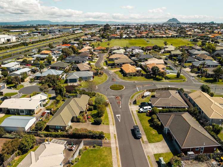 2 Luculia Drive Mt Maunganui_20