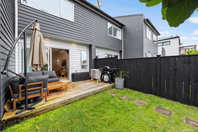 21 Kaimai Avenue Massey_12