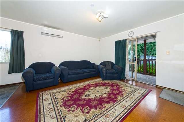 1/25 Longburn Road Henderson_1