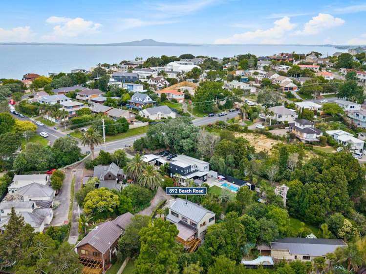 892 Beach Road Torbay_16