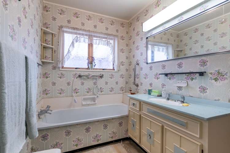 1 Sheridan Crescent Leamington_13