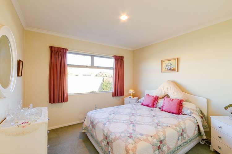 8 Ellerslie Place Taradale_12