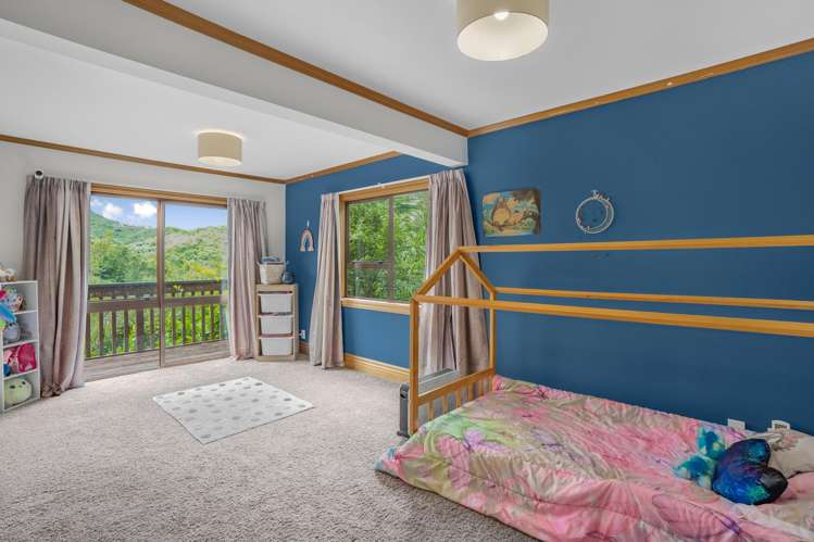 7 Kekeno Grove Tirohanga_10