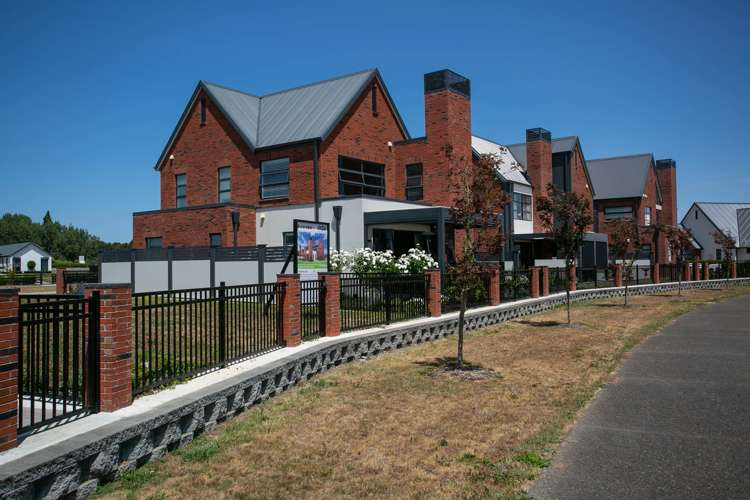 13 Garland Lane Leamington_1